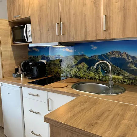 Pod Gorami Apartment *